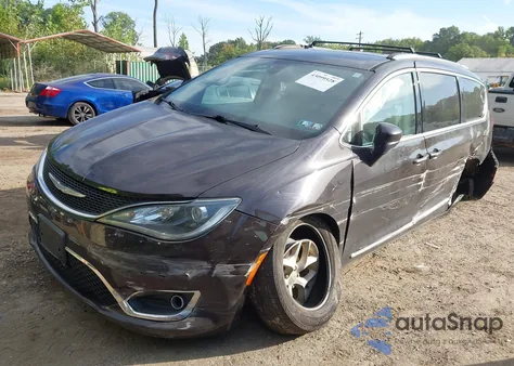2017 Chrysler Pacifica Touring-L Plus z USA, uszkodzony, nr VIN 2C4RC1EG0HR656176